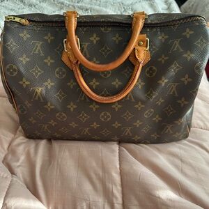 Louis Vuitton Speedy 35